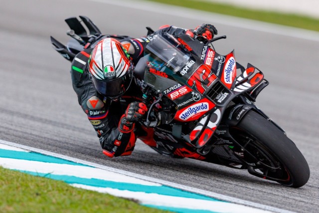  és  - Bezzecchi nyerte a valenciai időmérőt Alex Márquez előtt